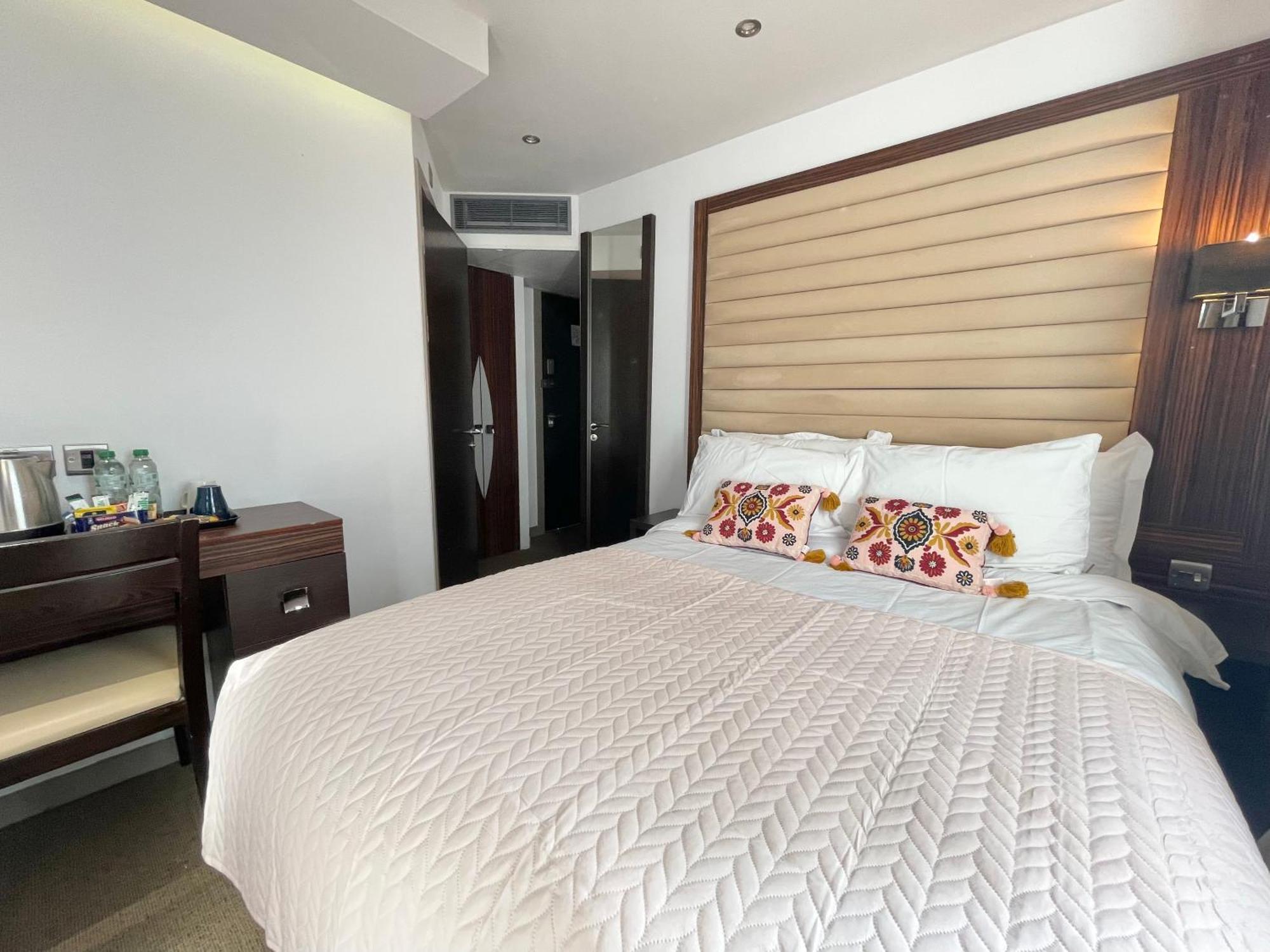 לונדון Maitrise Hotel מראה חיצוני תמונה